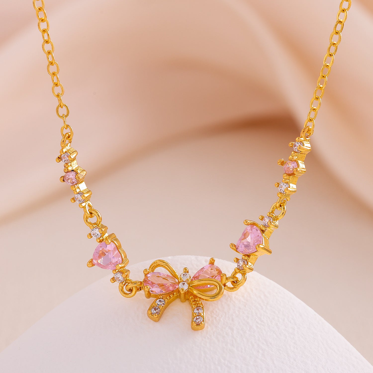 Cute And Sweet Heart-shaped Zircon Butterfly Bracelet Plated With 18K Gold.