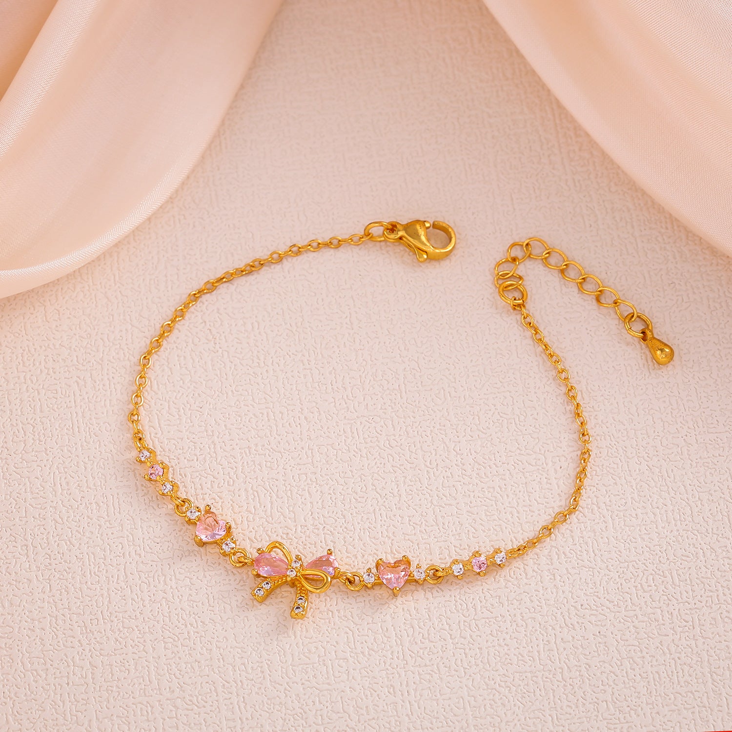 Cute And Sweet Heart-shaped Zircon Butterfly Bracelet Plated With 18K Gold.
